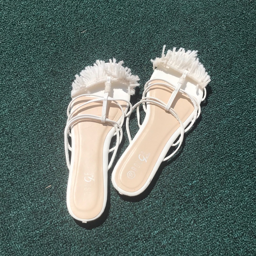 White sandals with tassels fringe size 10 Rogue Helium